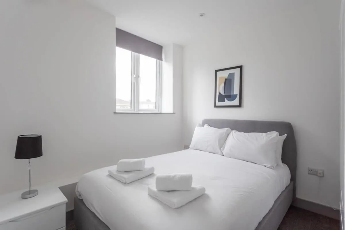 Contemporary 1 Bedroom Apartment Leeds Leeds  United Kingdom