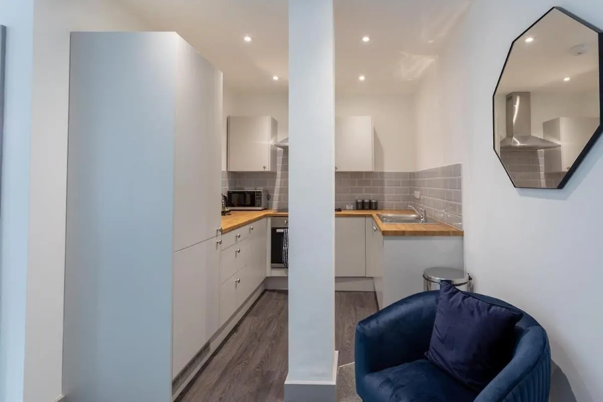 Contemporary 1 Bedroom Apartment Leeds Leeds